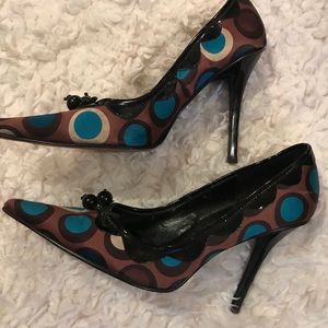 Charles David polka dot pumps